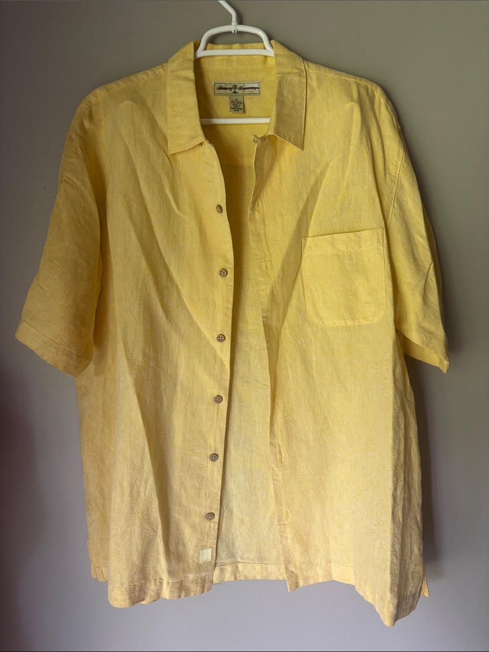 Tommy Bahama Men’s Yellow Monstera Print Vacation Linen Short Sleeve Button Down